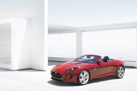 APPROVED FOR DNA Jag_F-TYPE_V8_house_image_1_260912